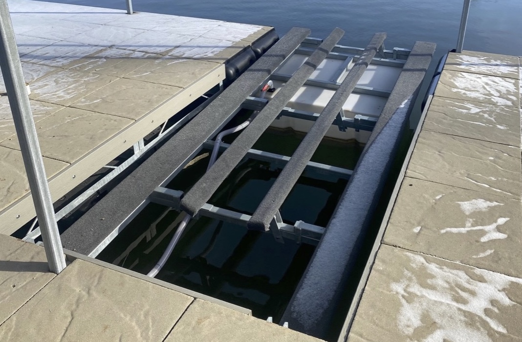 Econo Lift Jolt 1,100 lb single PWC lift