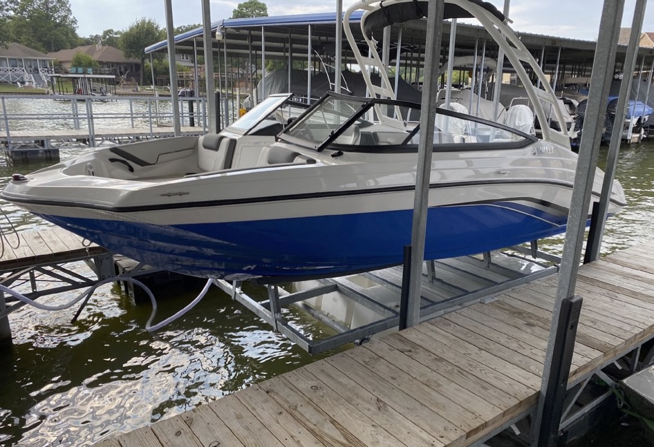 Econo Lift 4500 lb boat lift